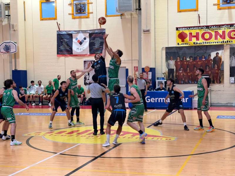 La Klass Coral Alghero batte l'Innovyou Sennori al Pala Manchia e porta la serie a gara 3 