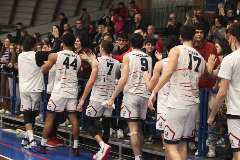 CJ Basket-Ruvo: impresa di Taranto, capolista ko! 