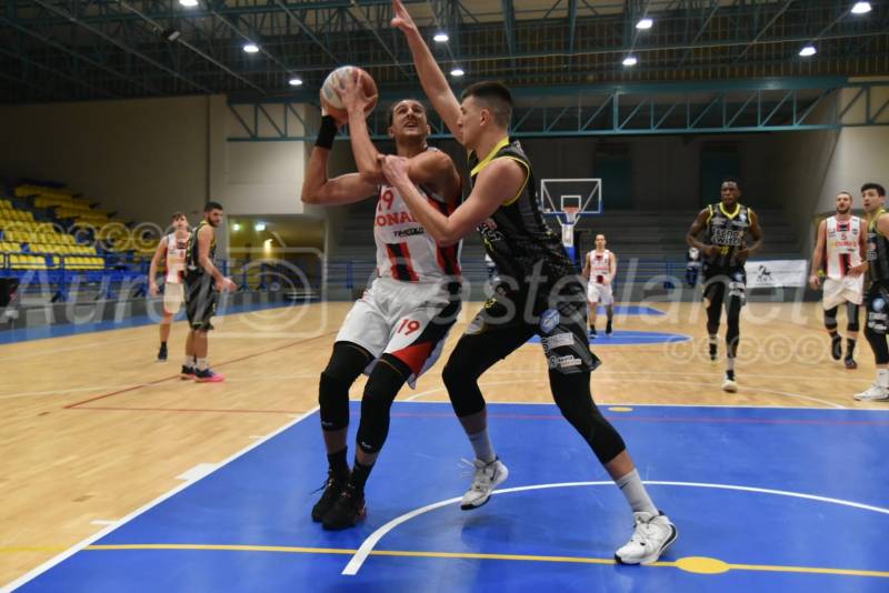 CJ Taranto-Ruvo 76-61: rossoblu unici… fanno 11! CJ Taranto-Ruvo 76-61: rossoblu unici… fanno 11!