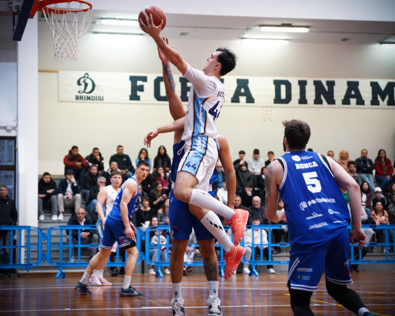 Una Dinamo combattiva si arrende nel finale: al PalaZumbo vince la Virtus Matera 