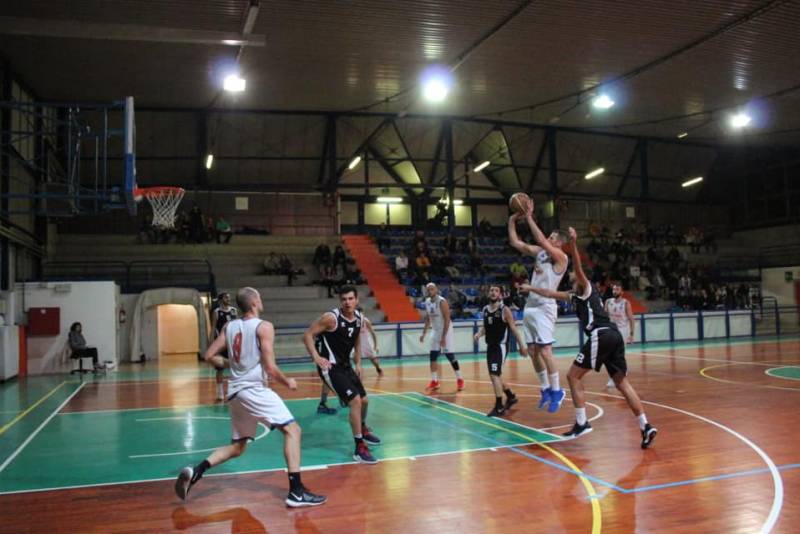 Lo Chez Drink fa suo il derby della Dora e vola in vetta solitaria Lo Chez Drink fa suo il derby della Dora e vola in vetta solitaria