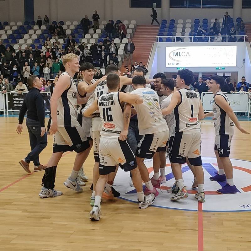 Basket Francavilla 1963 vince contro Potenza e conquista la salvezza 