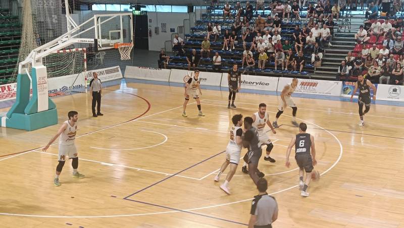 Rimonta completata: la serie è gialloblu. Un anno dopo, l'Italservice Loreto torna in finale playoff 