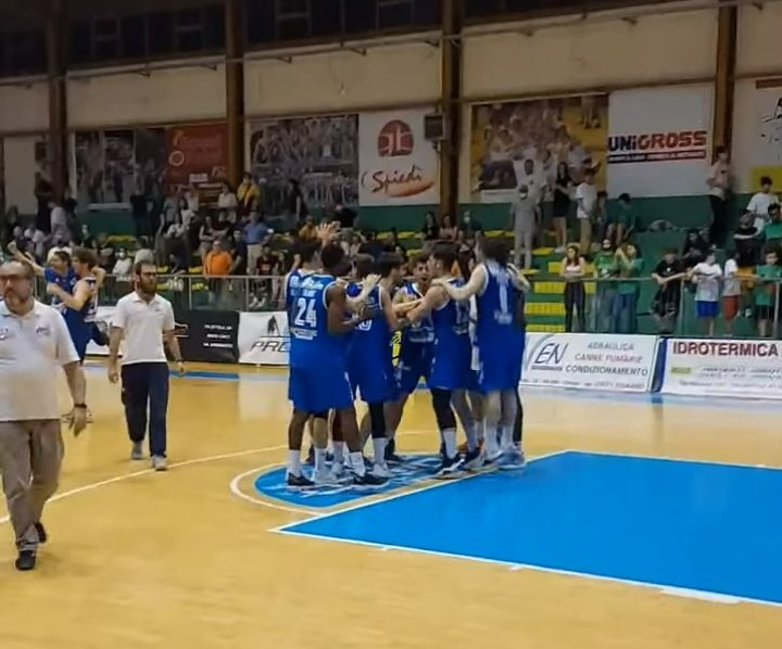 Una straordinaria Pescara Basket espugna Chieti e conquista la finale 