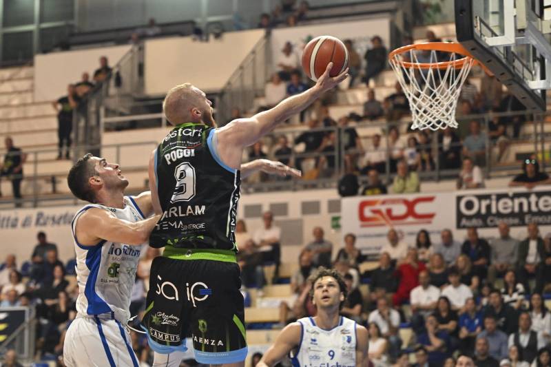 I Blacks perdono gara 1 con Roseto 