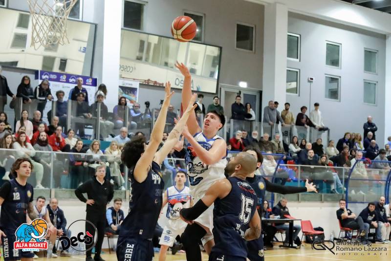 Decò Alfa Catania, colpo esterno e primato