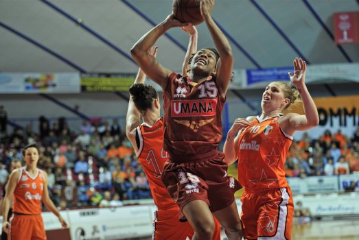 reyer_venezia_schia_a1_femminile_semifinali_2014_2015.jpg